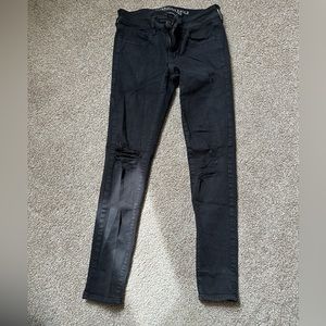 Lightly distressed American eagle jegging
